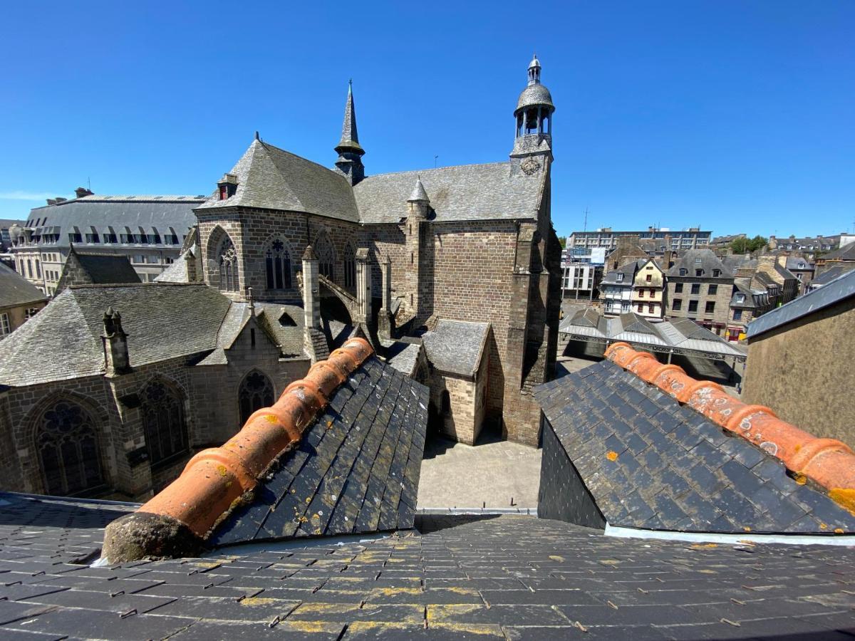 Marie et Brieuc _ Duplex lumineux coloré atypique face cathédrale Saint-Brieuc Extérieur photo